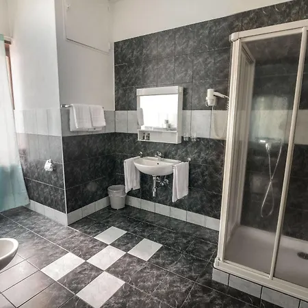 Besso Center Hotel 2*